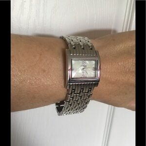 New Ladies Quartz Watch